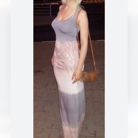 Young, Fabulous & Broke- Maelle Maxi Dress in Pink & Gray Abstract - Picture 3 of 9